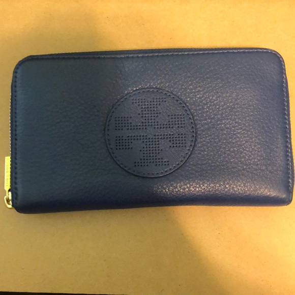 Tory Burch Handbags - Tory Burch Wallet
